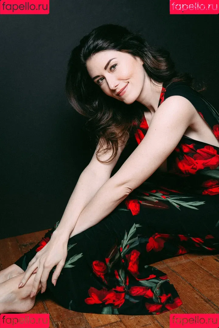 Jewel Staite / JewelStaite Onlyfans Photo Gallery 