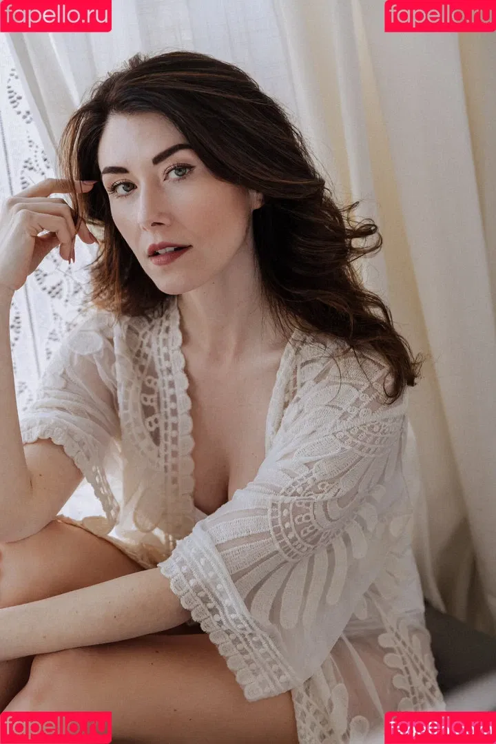Jewel Staite / JewelStaite Onlyfans Photo Gallery 