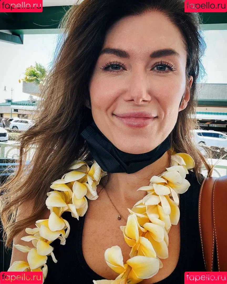 Jewel Staite / JewelStaite Onlyfans Photo Gallery 