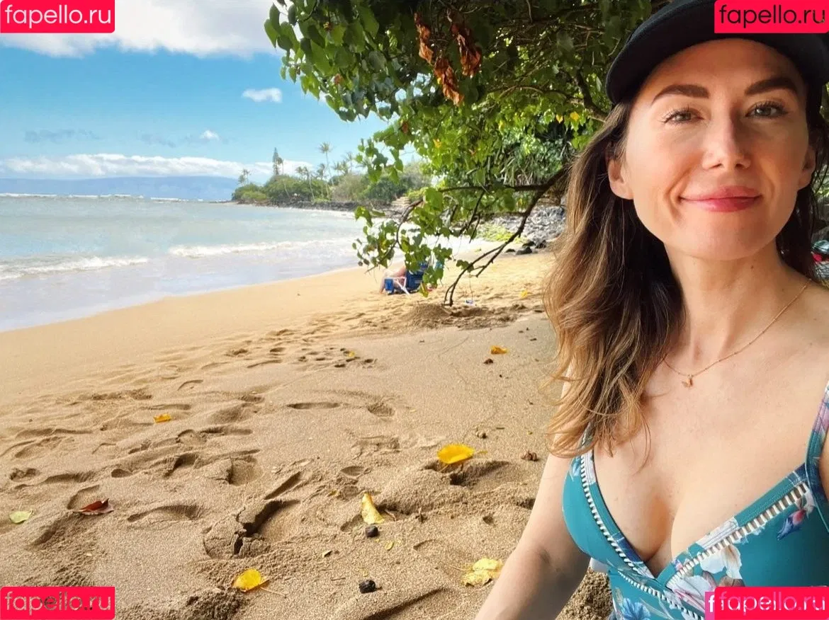 Jewel Staite / JewelStaite Onlyfans Photo Gallery 