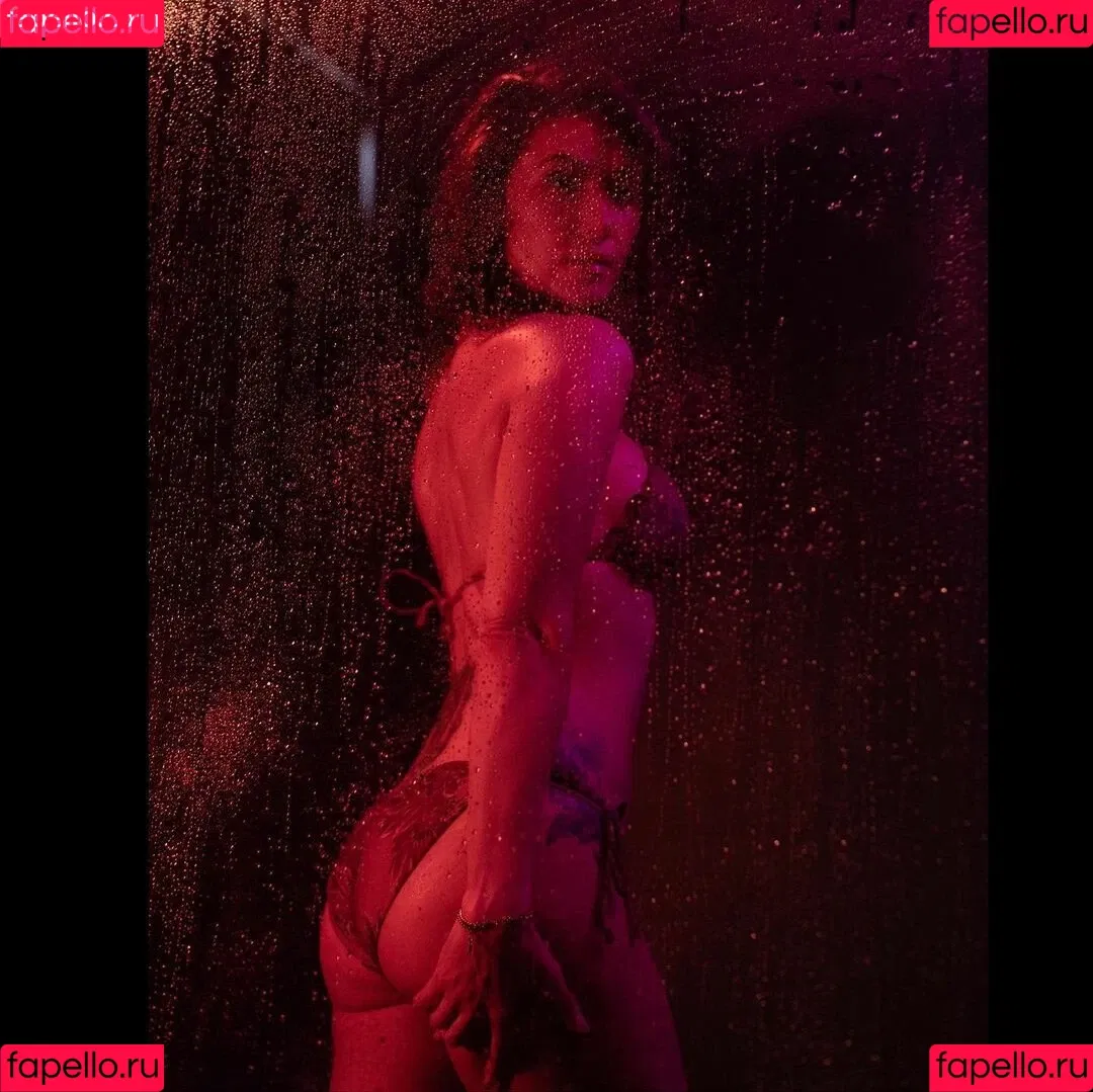 Jewel Staite / JewelStaite Onlyfans Photo Gallery 