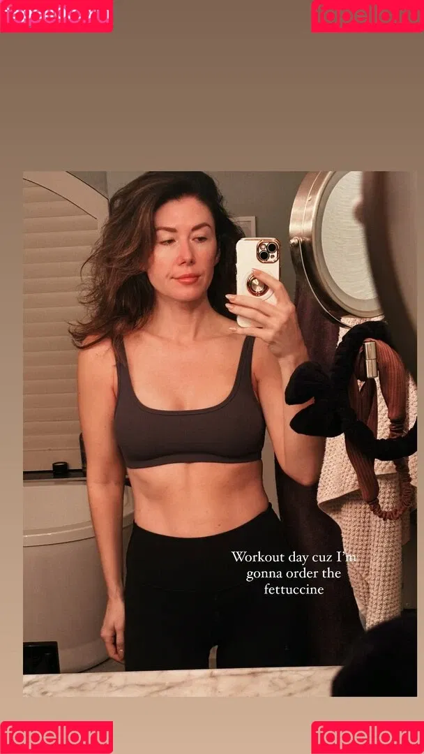 Jewel Staite / JewelStaite Onlyfans Photo Gallery 