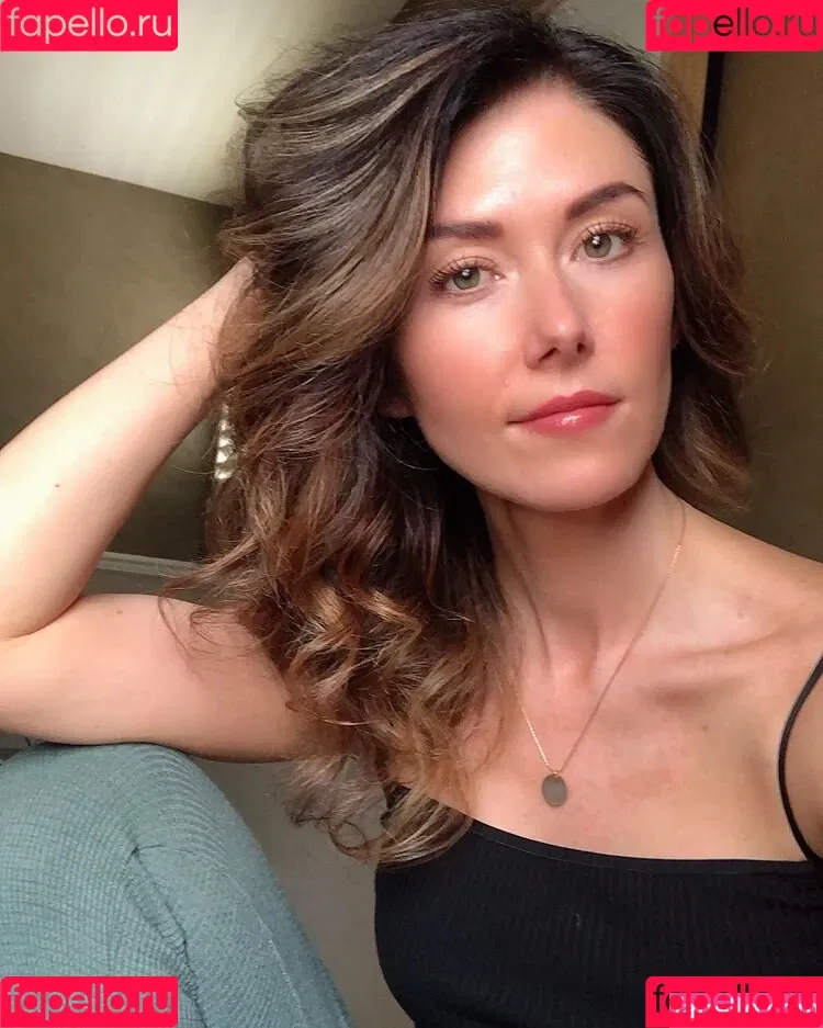 Jewel Staite / JewelStaite Onlyfans Photo Gallery 