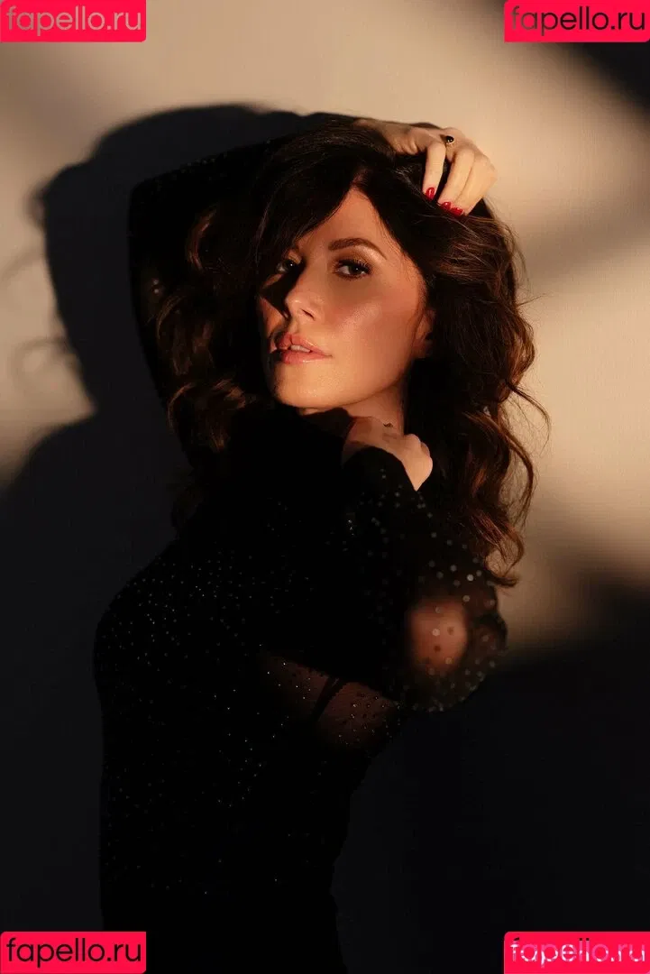 Jewel Staite / JewelStaite Onlyfans Photo Gallery 