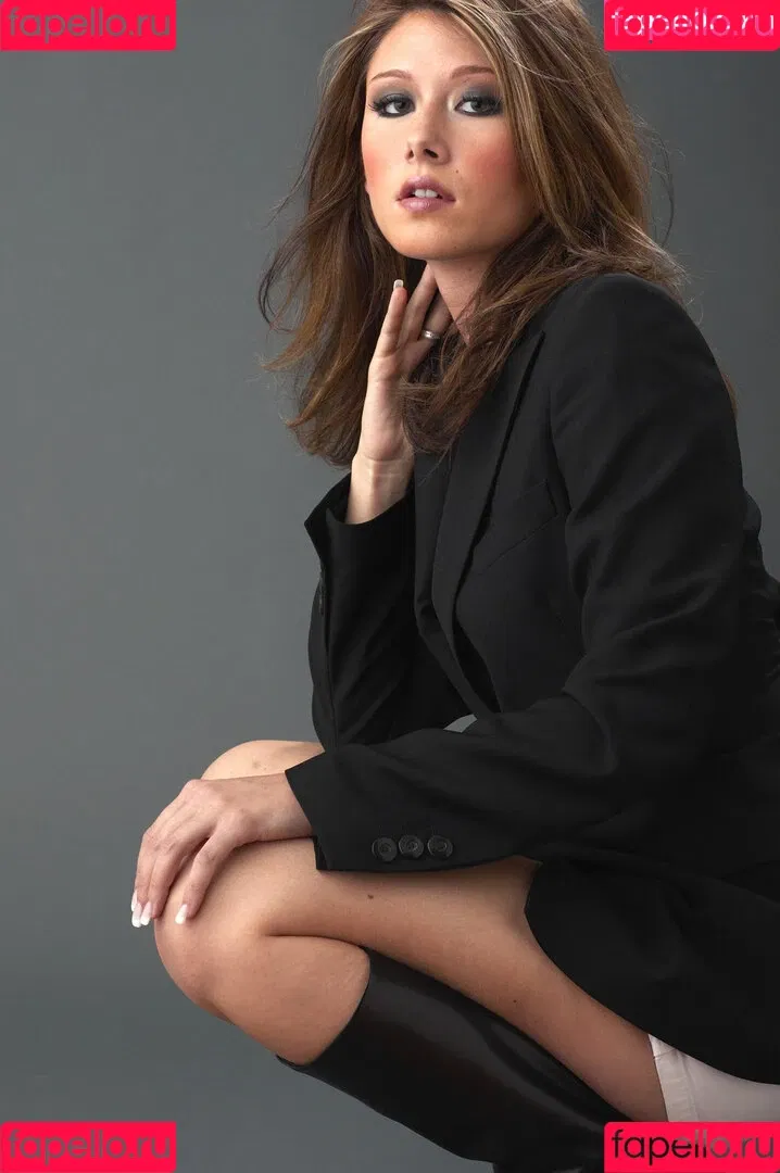 Jewel Staite / JewelStaite Onlyfans Photo Gallery 
