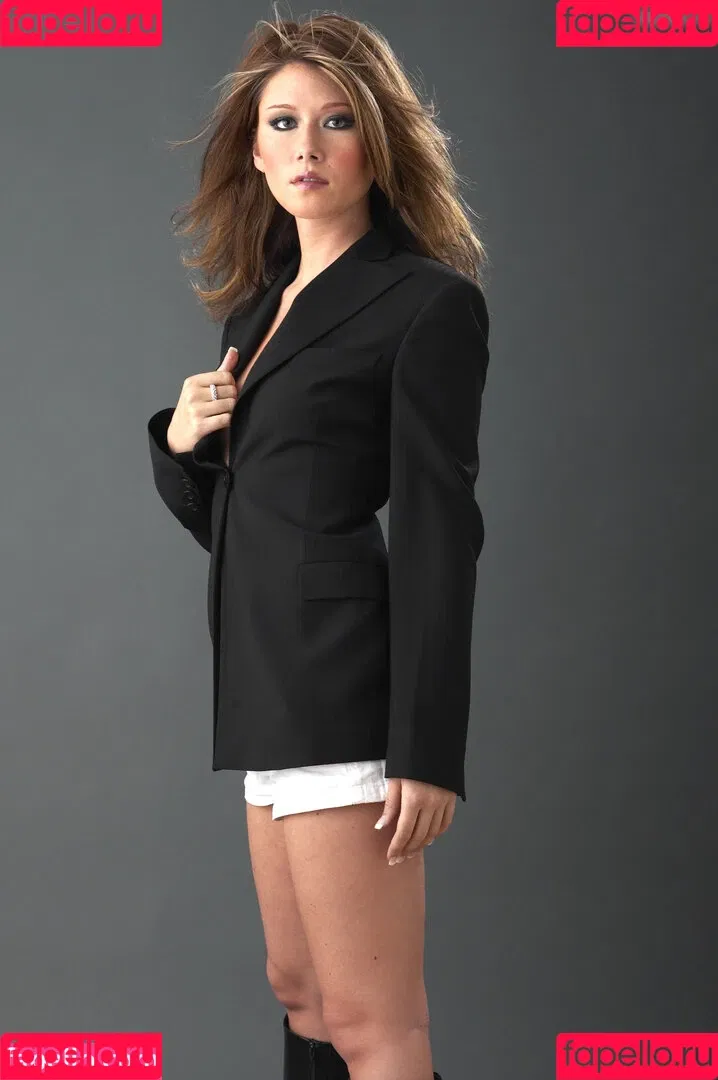 Jewel Staite / JewelStaite Onlyfans Photo Gallery 