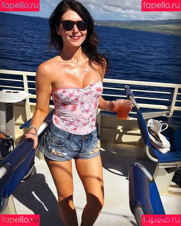 Jewel Staite / JewelStaite Onlyfans Photo Gallery 