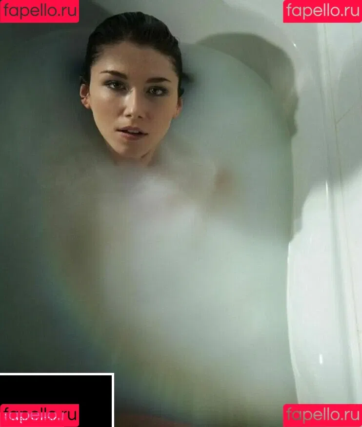 Jewel Staite / JewelStaite Onlyfans Photo Gallery 