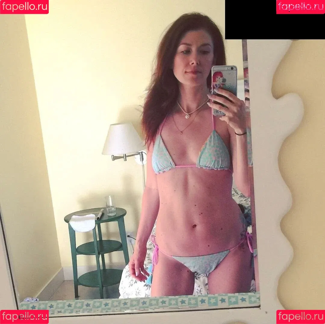 Jewel Staite / JewelStaite Onlyfans Photo Gallery 