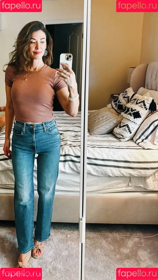 Jewel Staite / JewelStaite Onlyfans Photo Gallery 