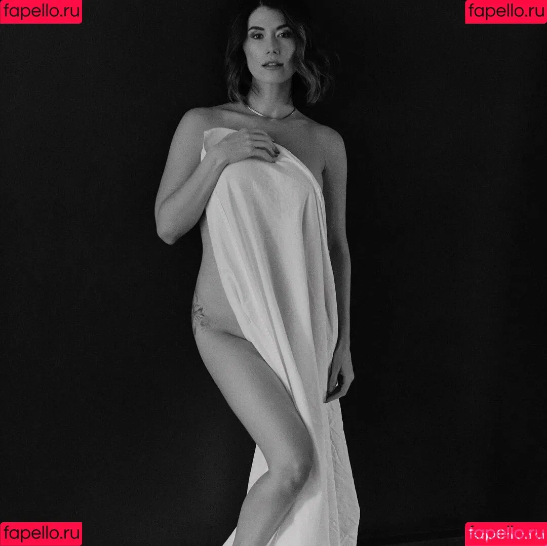 Jewel Staite / JewelStaite Onlyfans Photo Gallery 