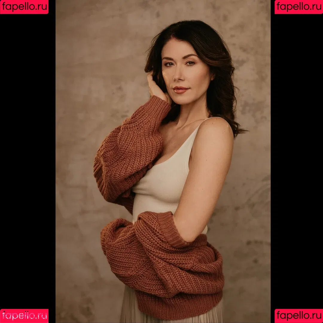 Jewel Staite / JewelStaite Onlyfans Photo Gallery 