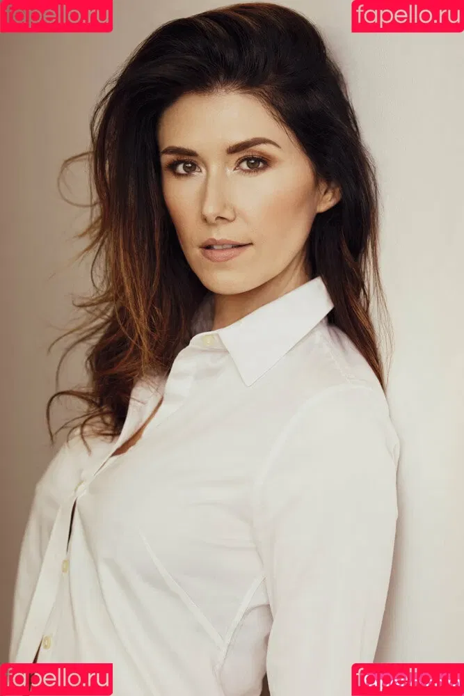 Jewel Staite / JewelStaite Onlyfans Photo Gallery 
