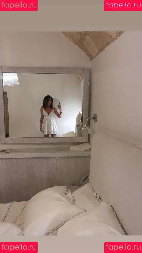 Jewel Staite / JewelStaite Onlyfans Photo Gallery 