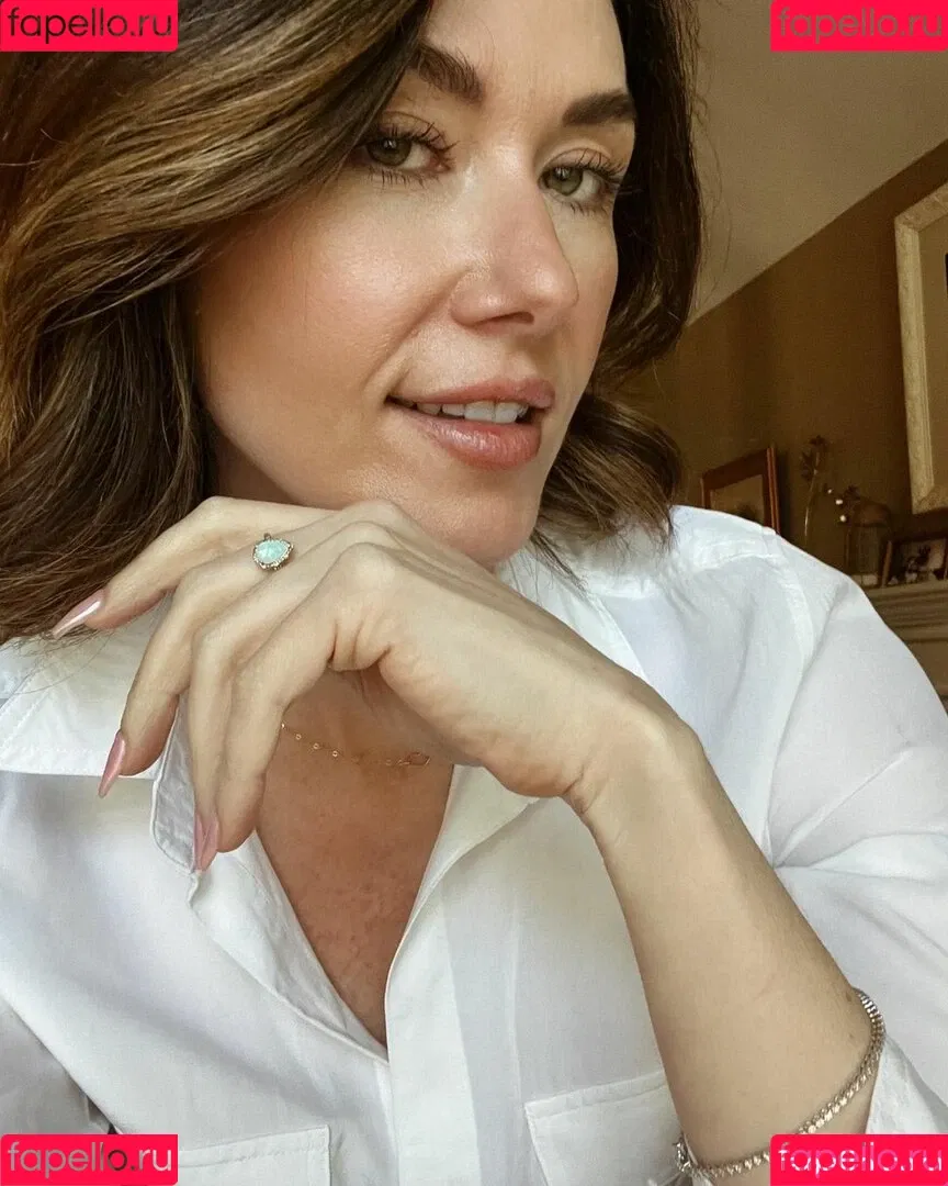 Jewel Staite / JewelStaite Onlyfans Photo Gallery 