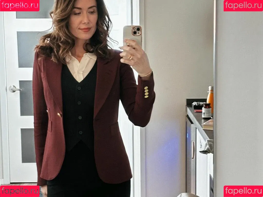 Jewel Staite / JewelStaite Onlyfans Photo Gallery 