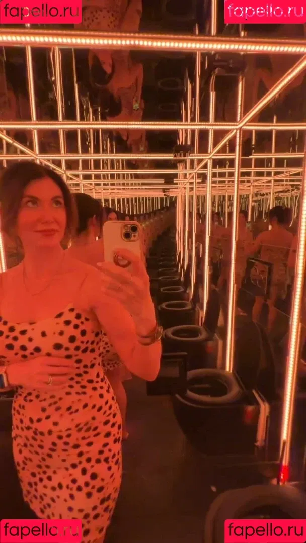 Jewel Staite / JewelStaite Onlyfans Photo Gallery 