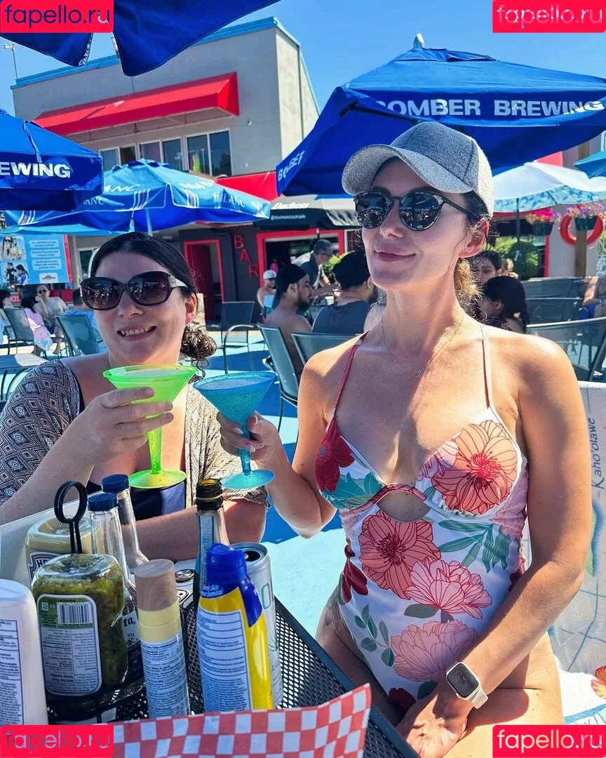 Jewel Staite / JewelStaite Onlyfans Photo Gallery 