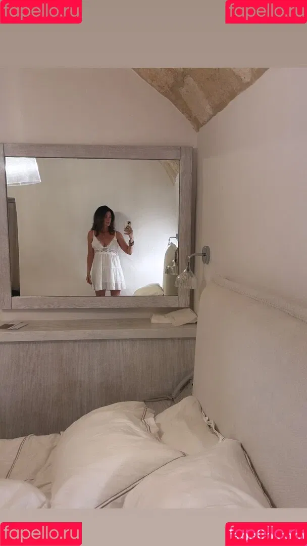 Jewel Staite / JewelStaite Onlyfans Photo Gallery 