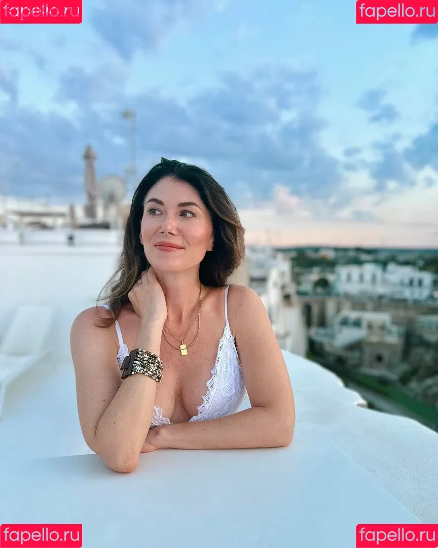Jewel Staite / JewelStaite Onlyfans Photo Gallery 
