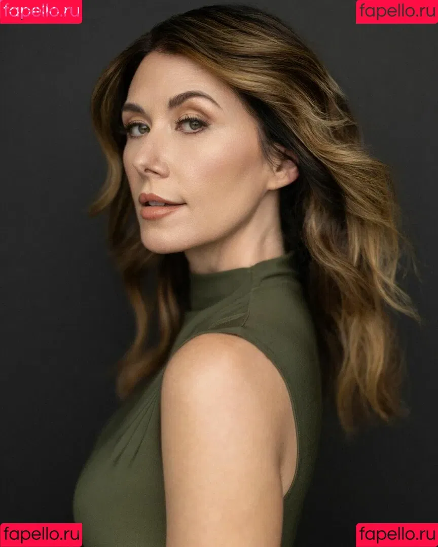 Jewel Staite / JewelStaite Onlyfans Photo Gallery 