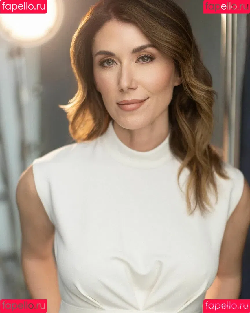 Jewel Staite / JewelStaite Onlyfans Photo Gallery 