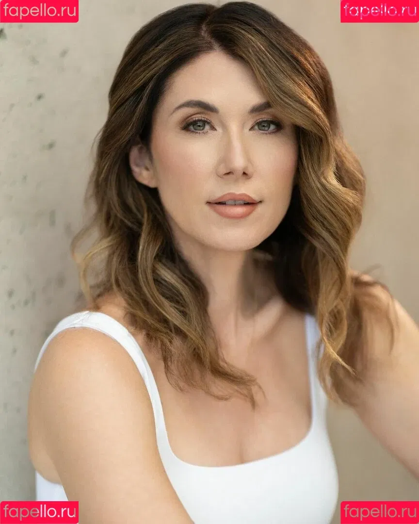 Jewel Staite / JewelStaite Onlyfans Photo Gallery 