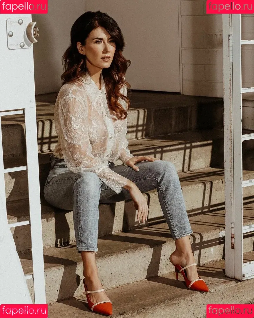 Jewel Staite / JewelStaite Onlyfans Photo Gallery 
