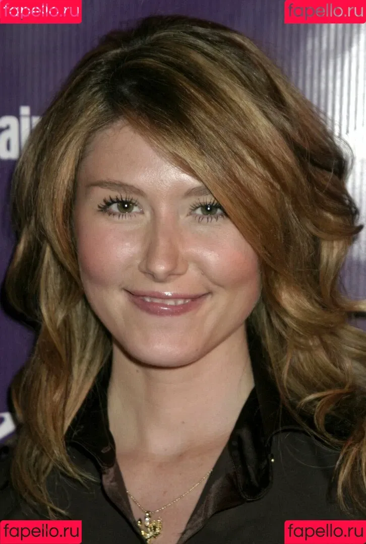 Jewel Staite / JewelStaite Onlyfans Photo Gallery 