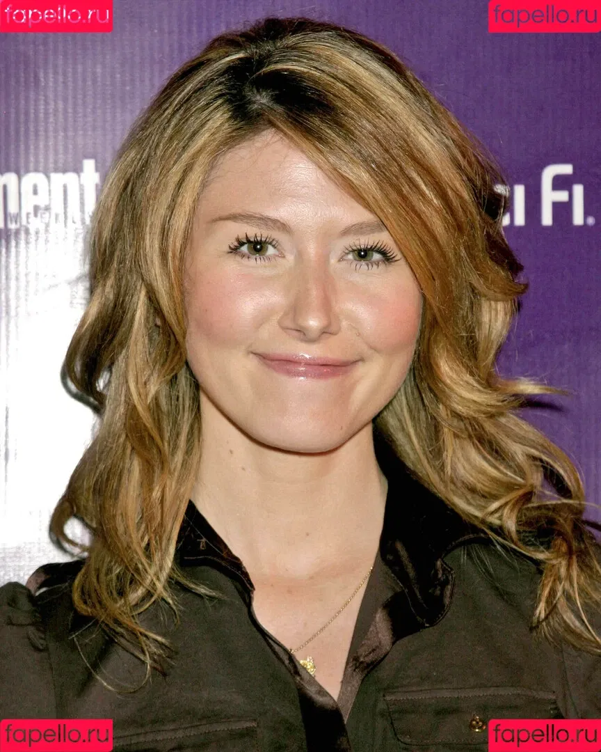 Jewel Staite / JewelStaite Onlyfans Photo Gallery 