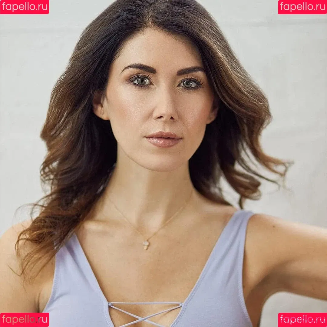 Jewel Staite / JewelStaite Onlyfans Photo Gallery 