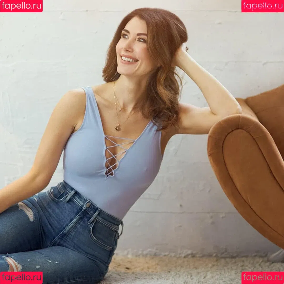 Jewel Staite / JewelStaite Onlyfans Photo Gallery 