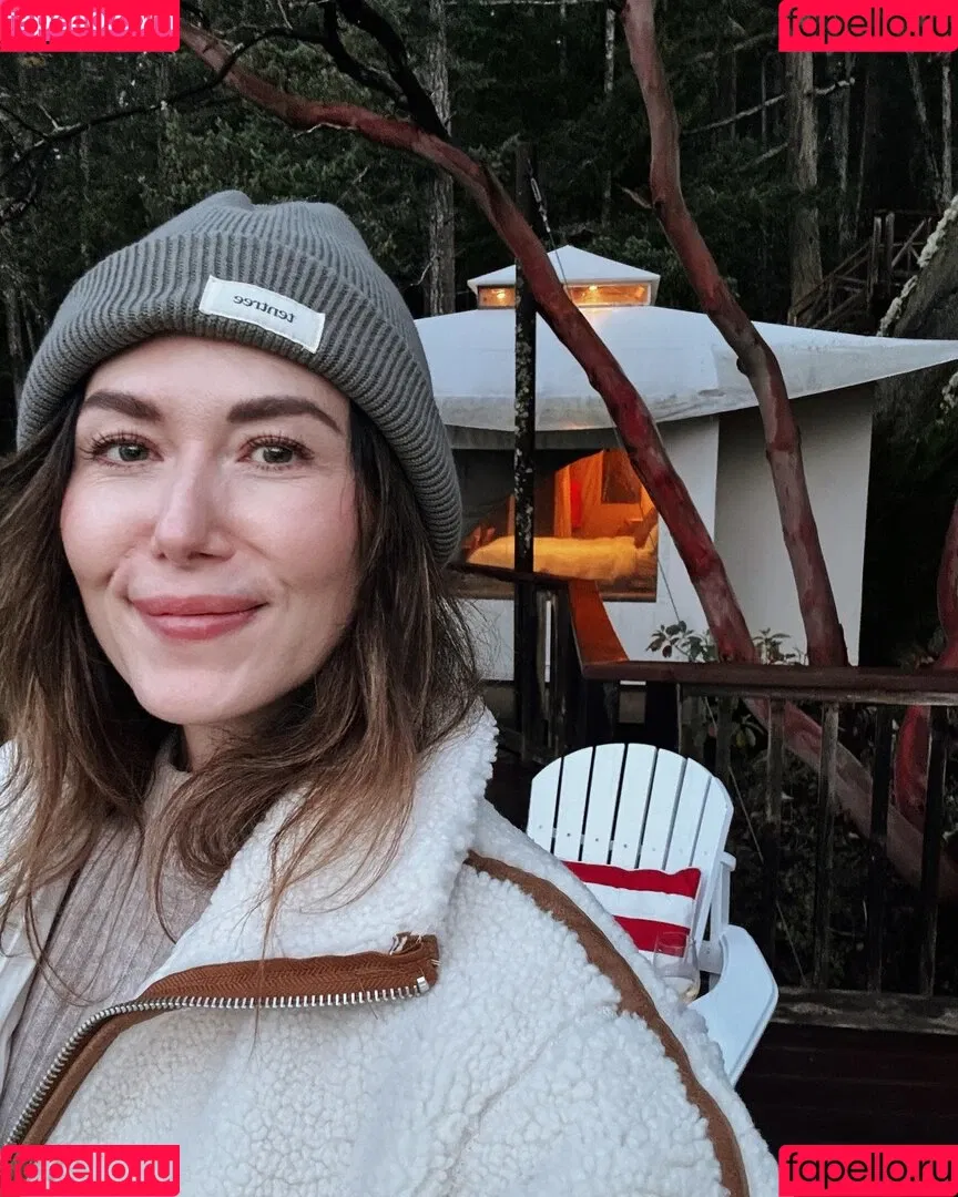 Jewel Staite / JewelStaite Onlyfans Photo Gallery 