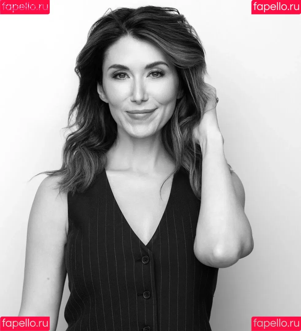 Jewel Staite / JewelStaite Onlyfans Photo Gallery 