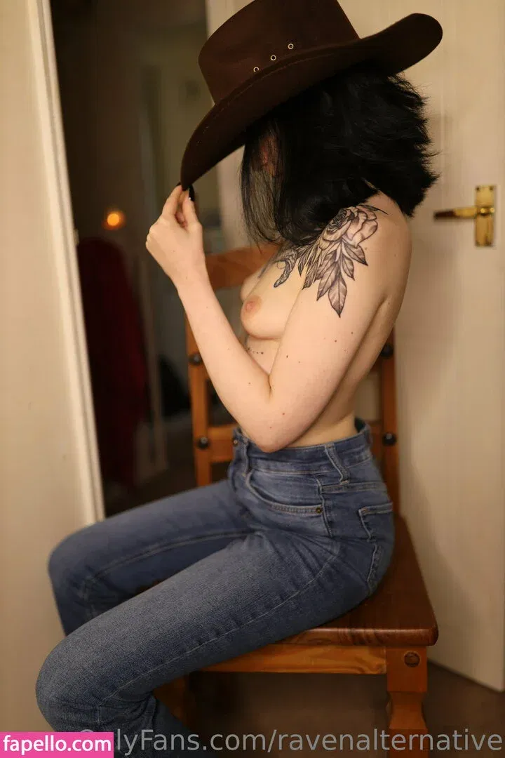 raven_alternative / ravenalternative Onlyfans Photo Gallery 