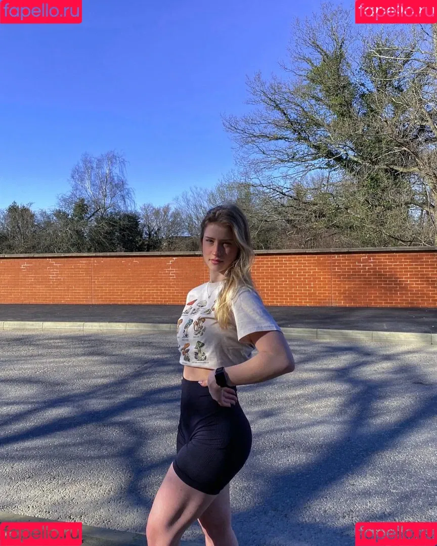 Mira.004 / model_mira Onlyfans Photo Gallery 