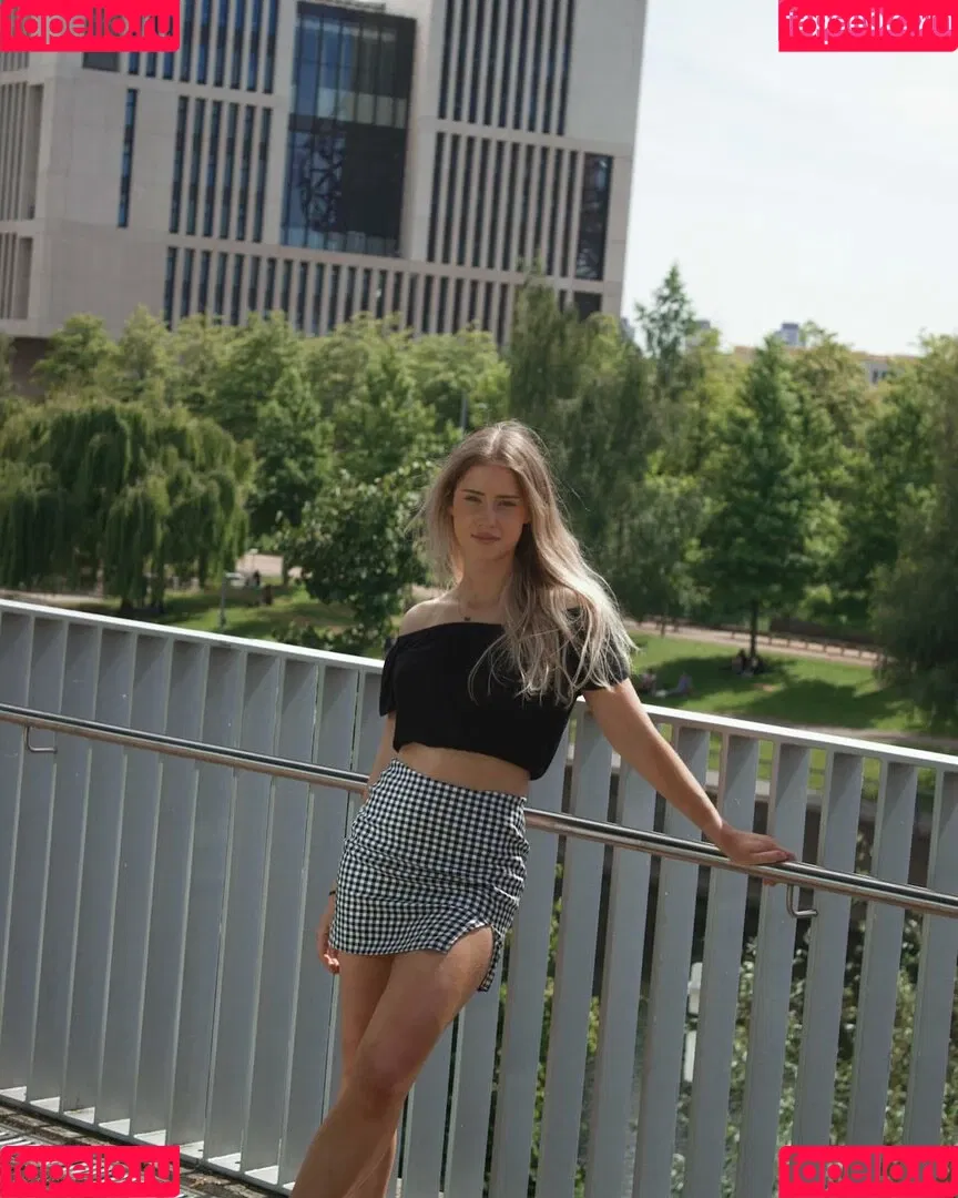 Mira.004 / model_mira Onlyfans Photo Gallery 