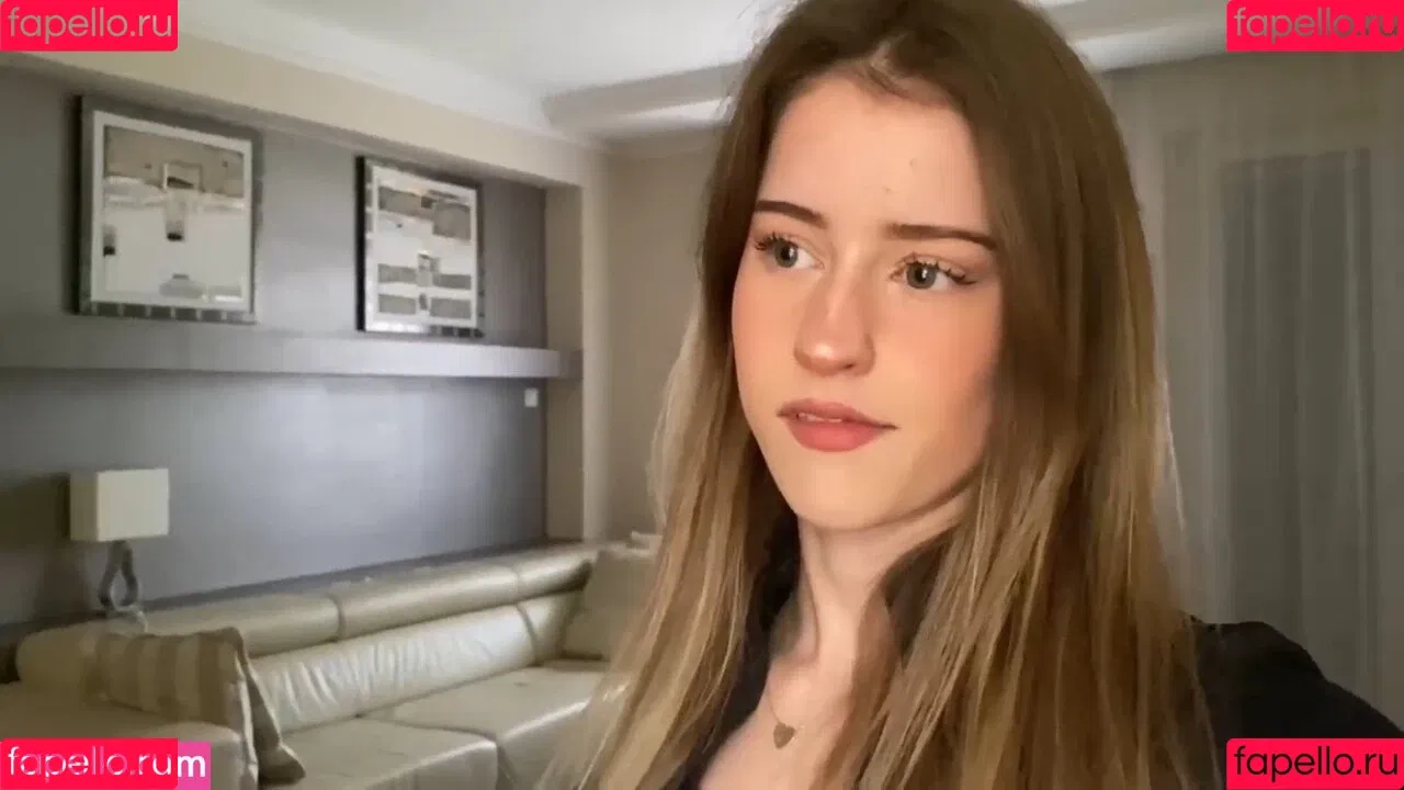 Mira.004 / model_mira Onlyfans Photo Gallery 