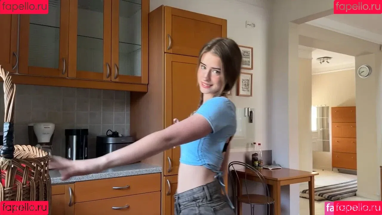 Mira.004 / model_mira Onlyfans Photo Gallery 