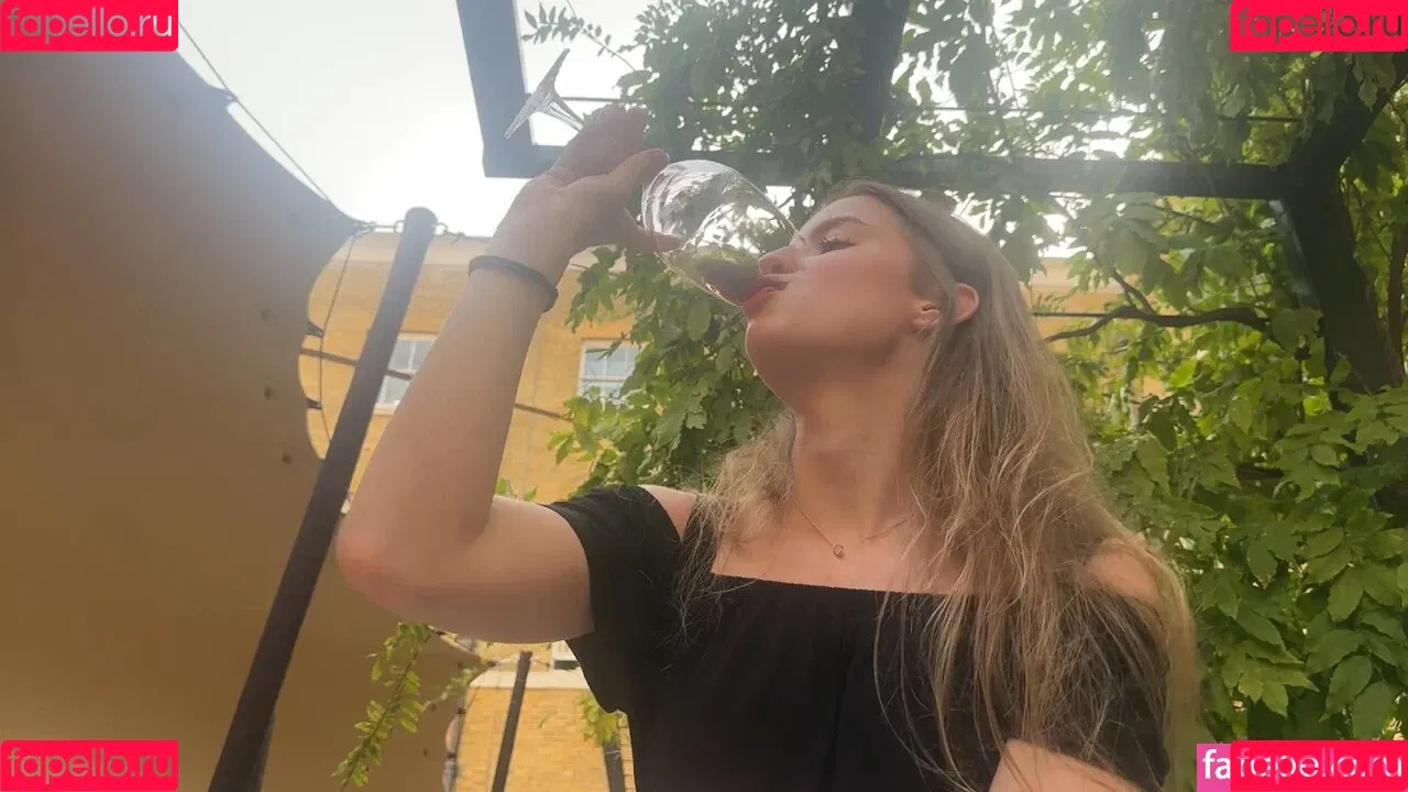 Mira.004 / model_mira Onlyfans Photo Gallery 