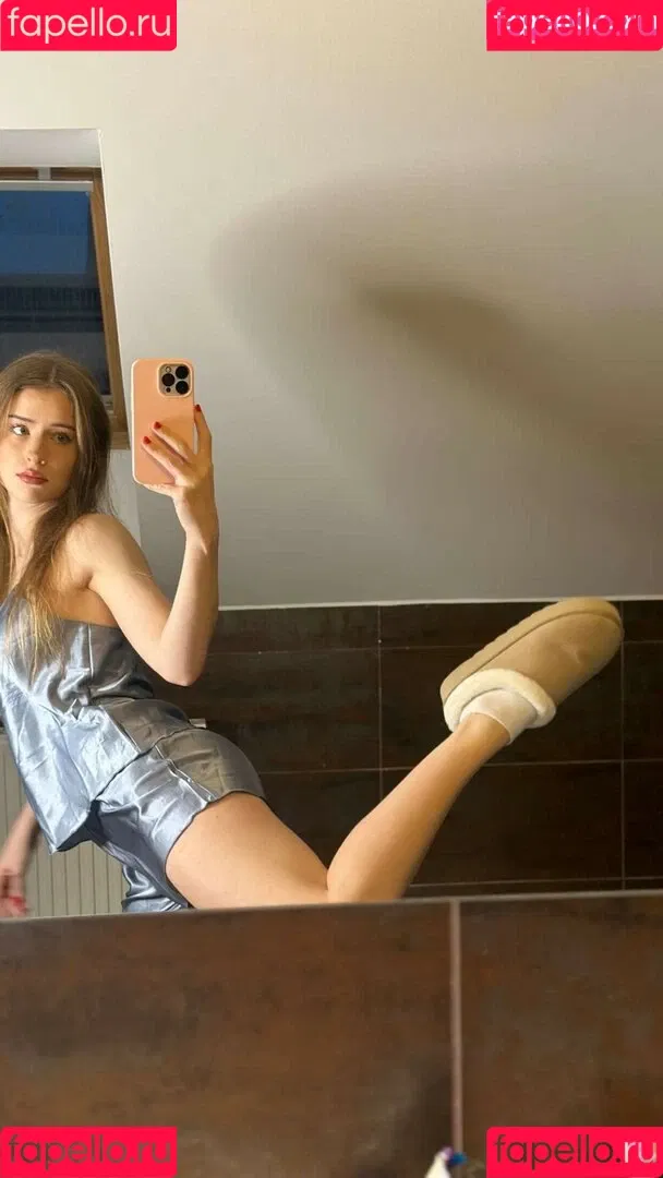 Mira.004 / model_mira Onlyfans Photo Gallery 