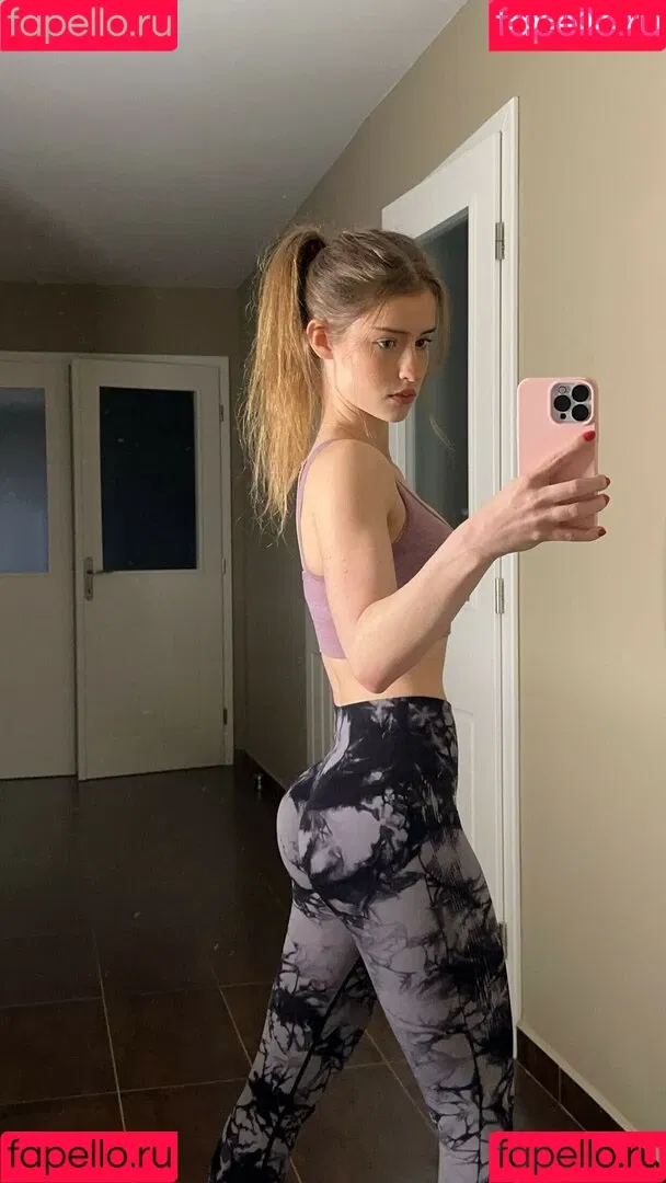Mira.004 / model_mira Onlyfans Photo Gallery 