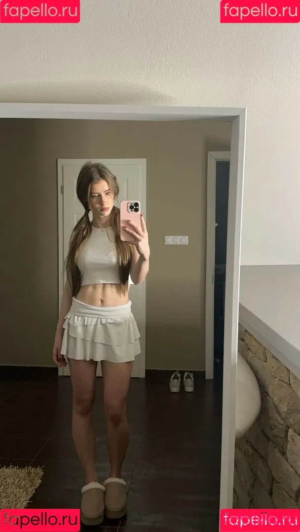 Mira.004 / model_mira Onlyfans Photo Gallery 