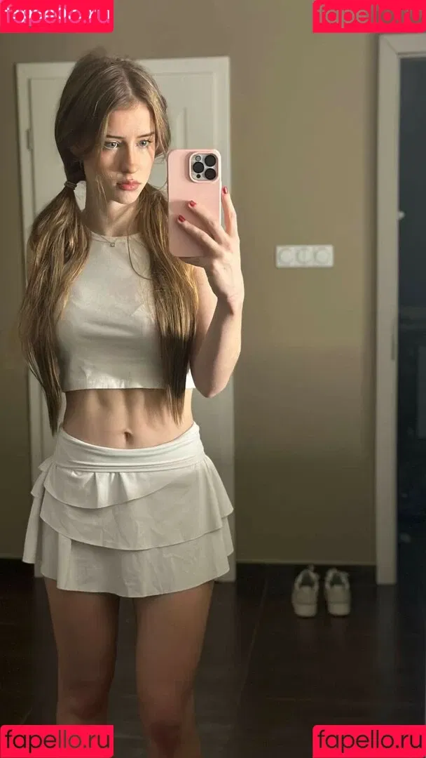 Mira.004 / model_mira Onlyfans Photo Gallery 