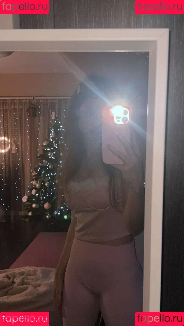 Mira.004 / model_mira Onlyfans Photo Gallery 