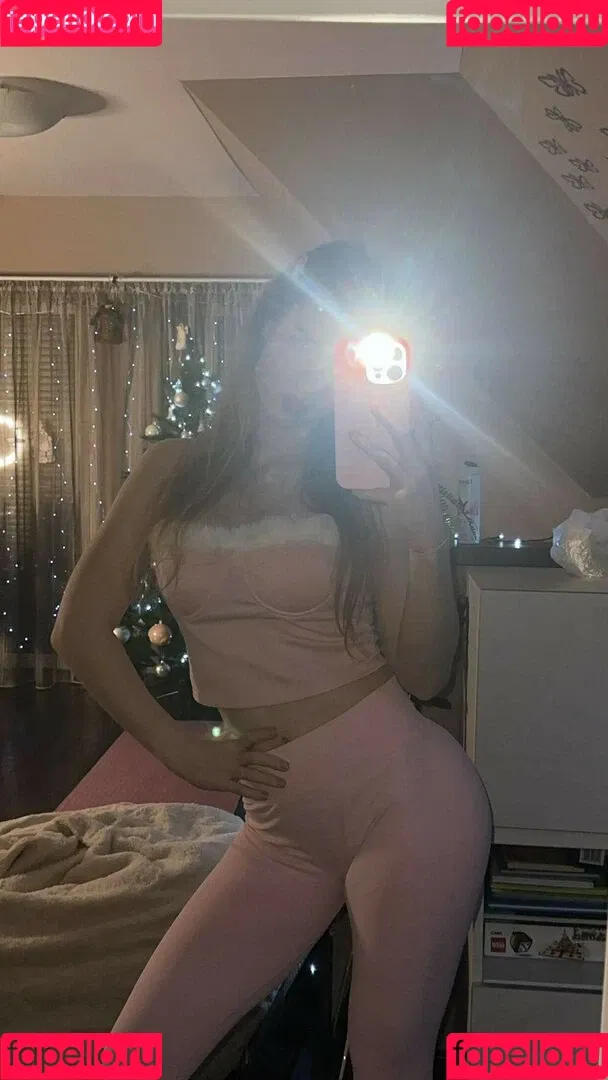 Mira.004 / model_mira Onlyfans Photo Gallery 