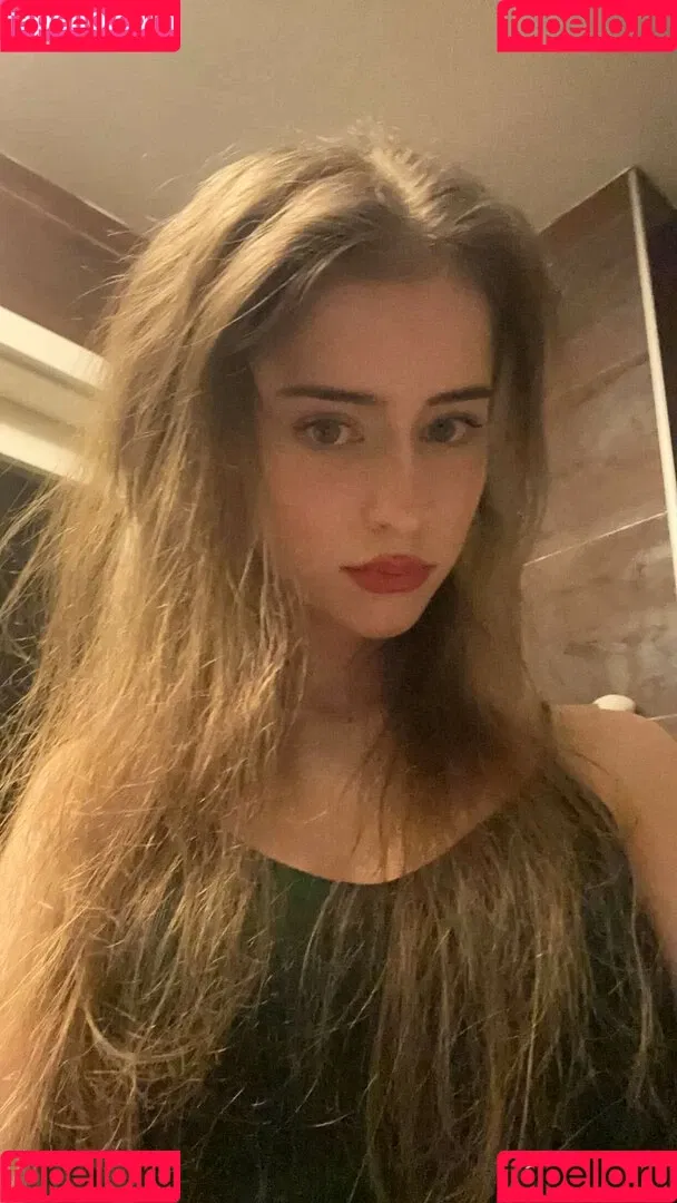 Mira.004 / model_mira Onlyfans Photo Gallery 