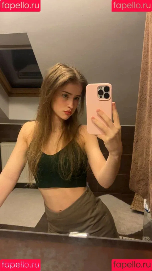 Mira.004 / model_mira Onlyfans Photo Gallery 