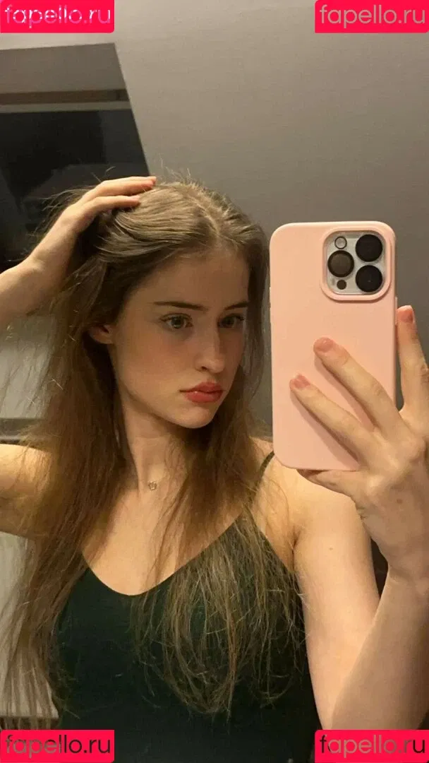 Mira.004 / model_mira Onlyfans Photo Gallery 