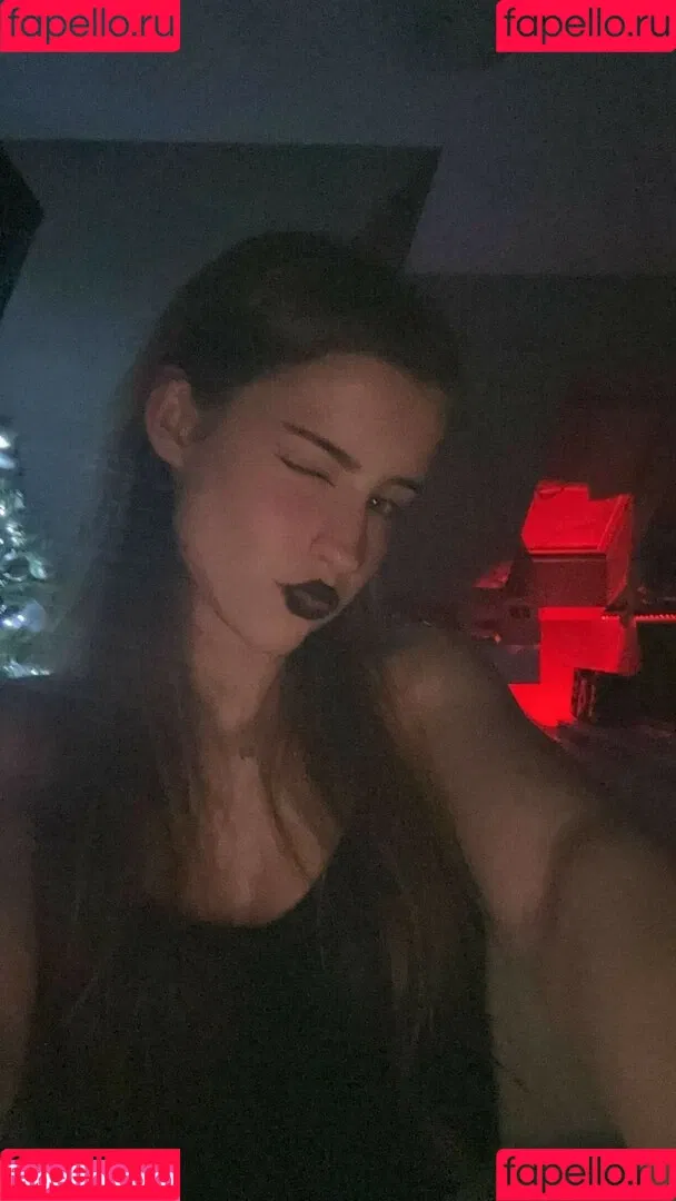 Mira.004 / model_mira Onlyfans Photo Gallery 